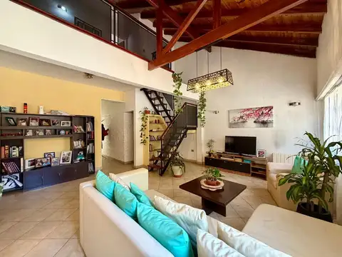 Casa 4 ambientes con 2 baños