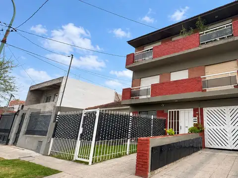 VENTA DEPARTAMENTO 3 AMB PARQUE COCHERA BAULERA