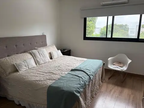 Casa 8 ambientes con 3 baños