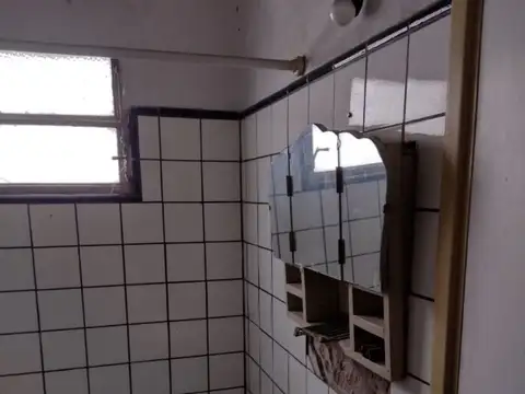 VENTA - CASA AMERICANA A RECICLAR - CASTELAR NORTE