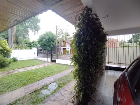 Casa en Venta en Malvinas Argentinas, USD 239.900