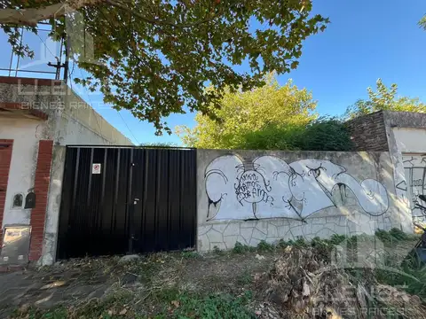 Terreno de 349m2 en venta en Quilmes
