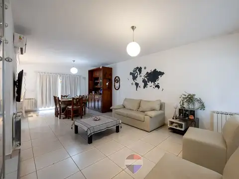 Depto Tipo Casa 4 ambientes con 2 baños