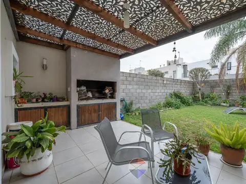 Depto Tipo Casa en Venta de 3 dormitorios