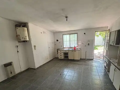 CASA EN VENTA EN PERGAMINO A REFACCIONAR