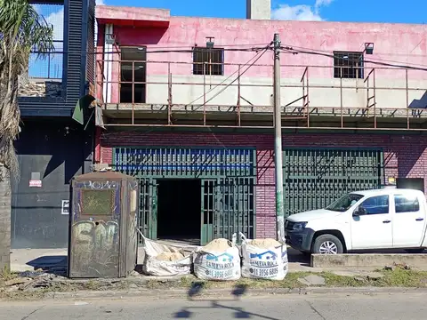 Local/galpón 340 m² en avenida — José C. Paz, trifásica
