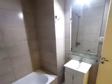 Departamento en Alquiler en Obligado, $ 450.000