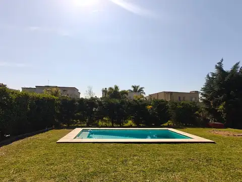 Casa 4 ambientes con 3 baños