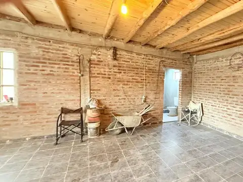 Casa 2 ambientes con 2 baños