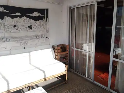 PH DE 5 AMBIENTES CON GRAN UBICACIÓN EN LANUS