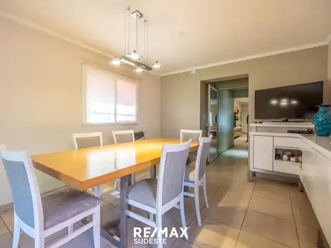 Casa 4 ambientes con 3 baños