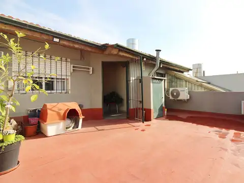 VENTA PH 4 AMBIENTES  PATIO Y TERRAZA APTO CREDITO