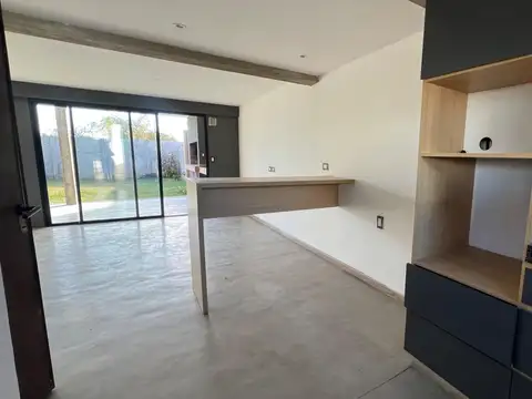 Depto Tipo Casa en Venta en Distrito Sur, USD 180.000