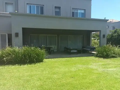 Casa en Alquiler Temporal de 4 dormitorios