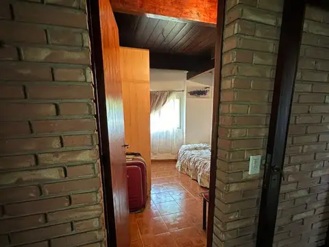 Excelente oportunidad - linda propiedad y local comercial con pileta. Gran parque - Ideal nuevo empr