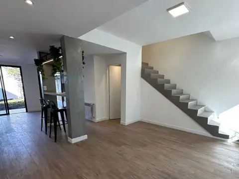 Casa en Venta con 1 cochera