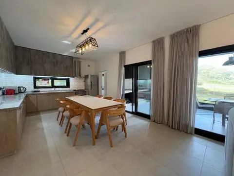 CASA EN ALQUILER EN CAMPANA