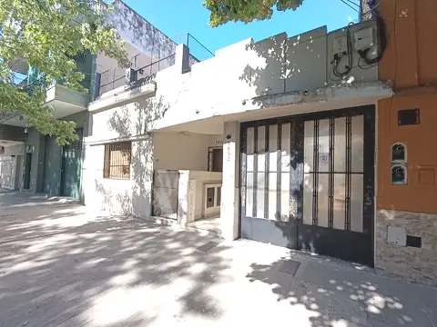 PH 3 Ambientes- Dos Patios- Terraza Propia actual  S/Escalera. En complejo entrada común es el 1ero. por pasillo.