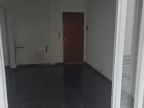 Departamento en Alquiler en Los Hornos, $ 650.000