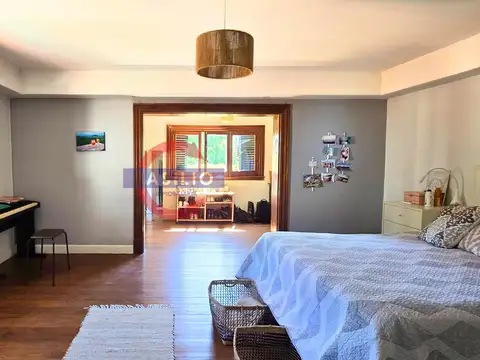 VENTA | CHALET ESTILO INGLÉS 4 AMBIENTES CON PATIO Y GARAGE – FLORIDA ESTE