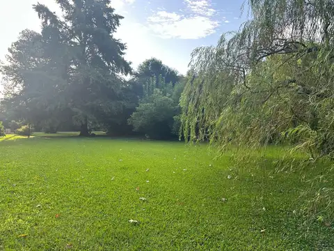 Venta Lote Praderas de Lujan 900 mts Central