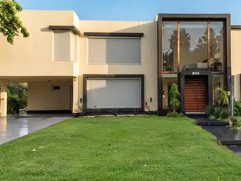 Casa 5 ambientes con 5 baños