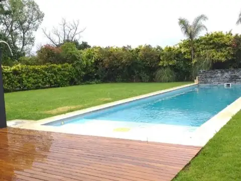 Casa en Alquiler de 4 dormitorios