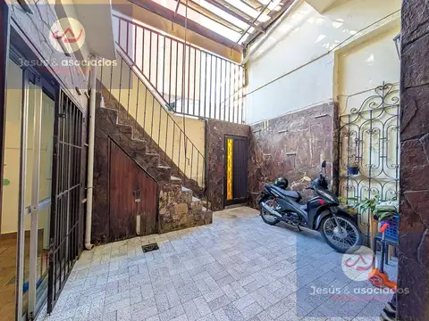 Departamento 6 ambientes con 2 baños