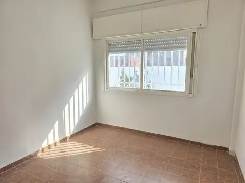 PH de 3 ambientes con patio.