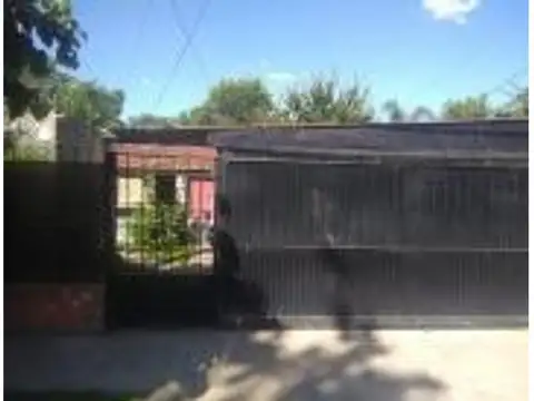 CASA PARA DOS FAMILIAS CON FONDO O INVERSION  