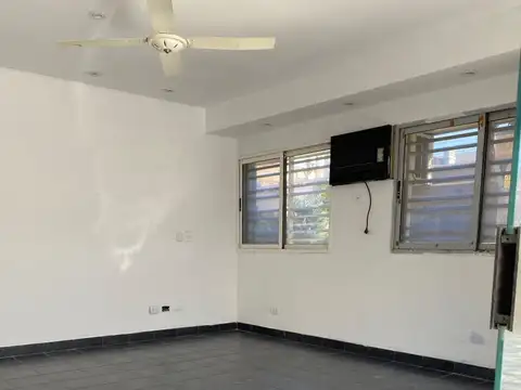 Neuquén 3300, Piso PB