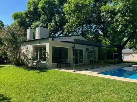 Casa 8 ambientes con 6 baños