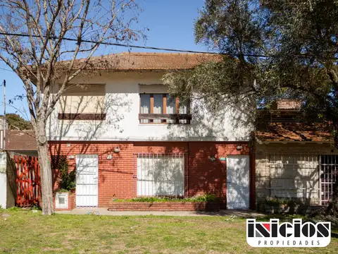 Departamento: Diagonal Favaloro Nº 452 entre Quinteros y Libres del Sur - Mar de Ajó - C291