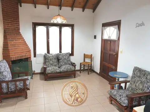 Casa 5 ambientes con 3 baños