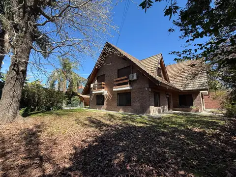 CASA 5 AMBIENTES EN ALQUILER EN MARTINEZ