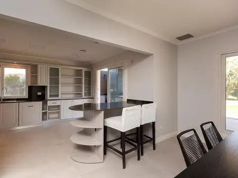 Casa en Venta en Pilar, USD 440.000