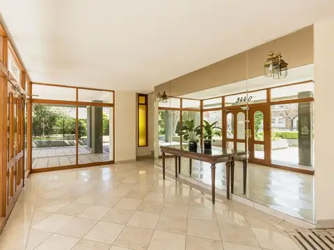 VENTA COCHERA CUBIERTA  ZONA PARQUE SAAVEDRA