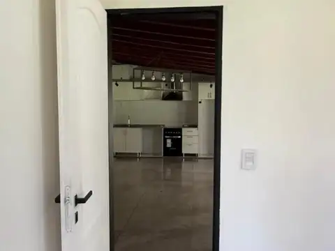 Casa 900 m2 con Gran Parque, Piscina y Parrilla Bella Vista