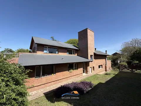 Casa en Alquiler en Cuatro Hojas, USD 2.800