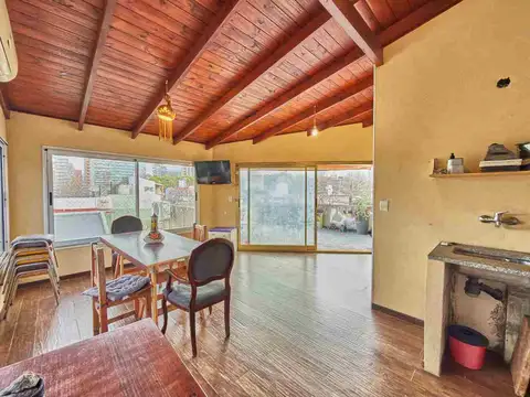 Depto Tipo Casa 4 ambientes con 3 baños