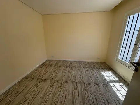 Oficina 4 ambientes con 1 baño