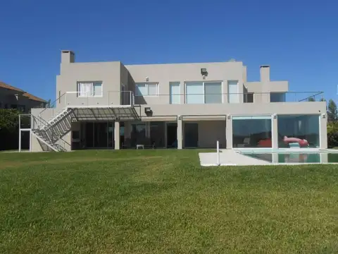 Casa en Venta en Haras Santa María, USD 579.000