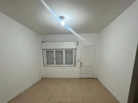 Depto Tipo Casa en Alquiler en San Justo, $ 550.000