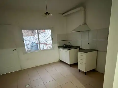 Depto Tipo Casa en Alquiler con 1 cocheras