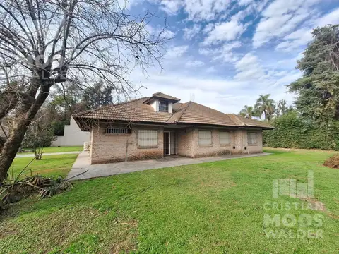 Casa 6 ambientes con 2 baños