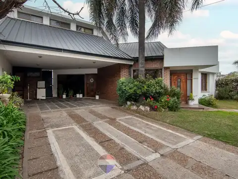 VENTA CASA Vº BELGRANO C PILETA 4 DORM CORDOBA