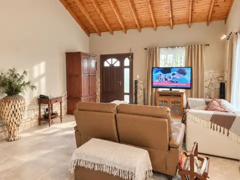 Casa en Venta con 2 cocheras