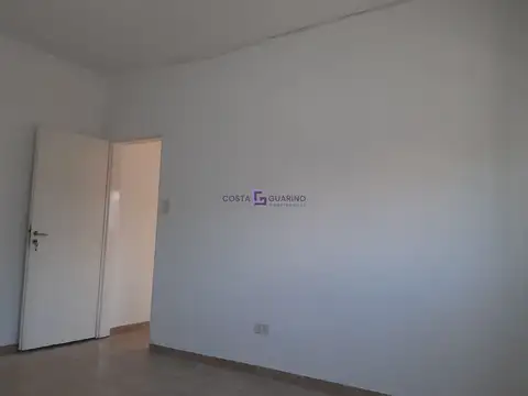 PH de 2 ambientes con patio y terraza ubicado en esquina Jujuy y Gavilán