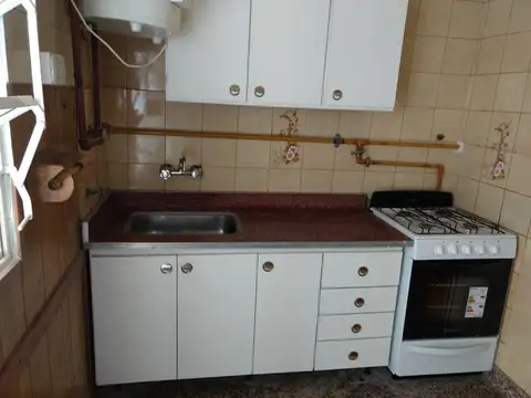 DEPARTAMENTO EN ALQUILER. MORENO CENTRO APTO PROFESIONAL