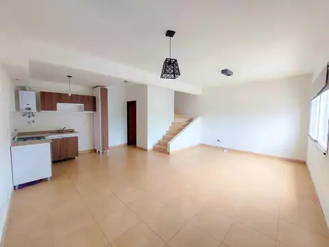 Av Gaona 1700, Piso 1